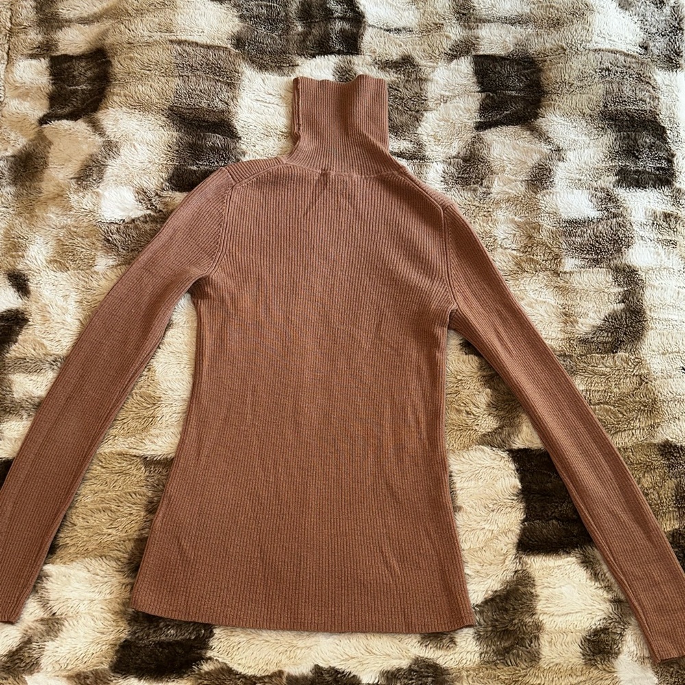 100% Merino Wool Ribbed Turtleneck Sweater